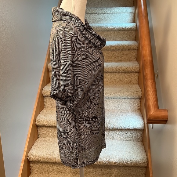 The Limited Black & White Sheer Cowlneck Top - M - Picture 2 of 5